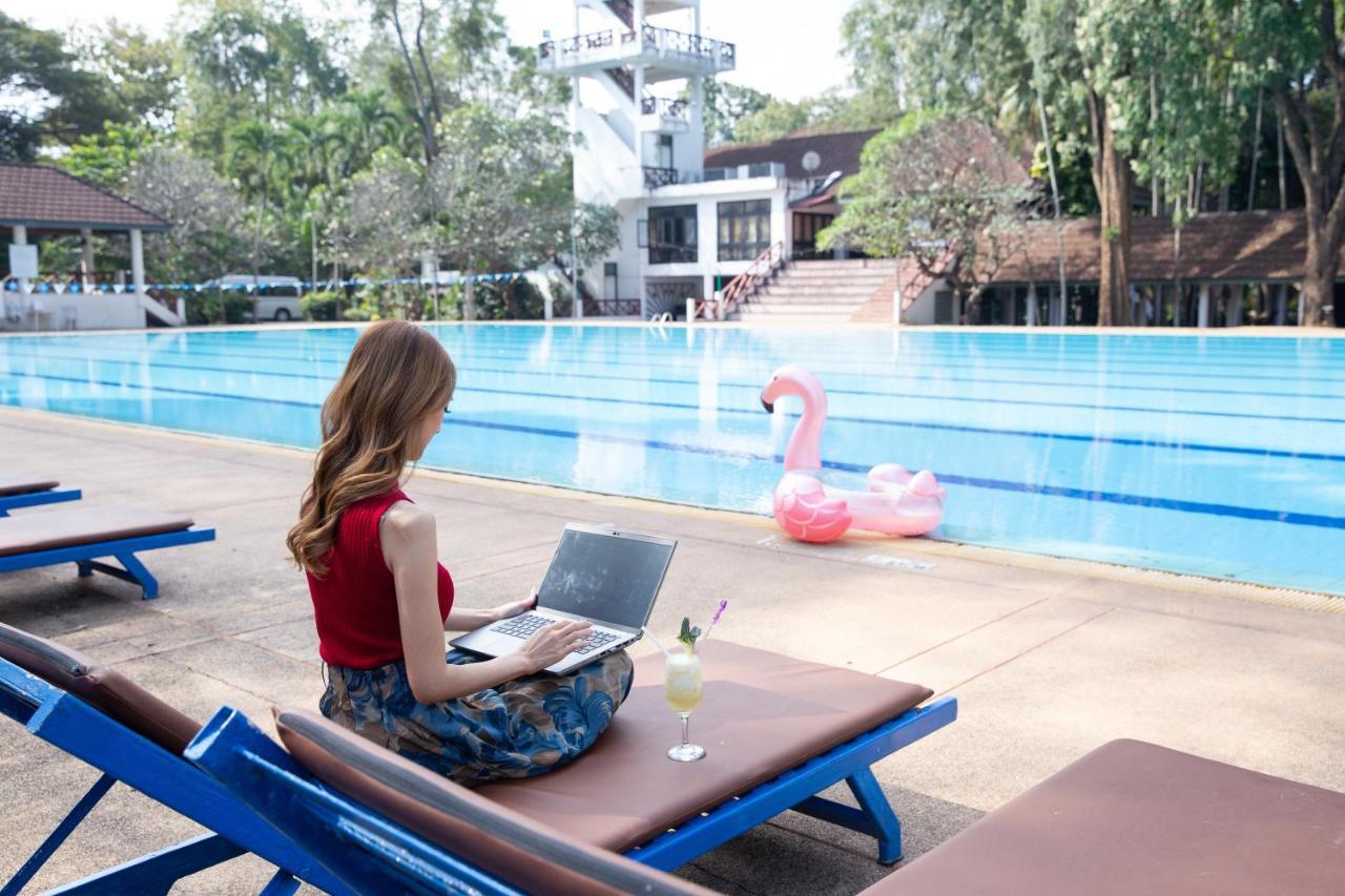 The Imperial Chiang Mai Resort & Sports Club Exteriör bild